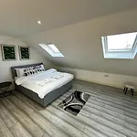 Stylish 3-Bedroom Apartment