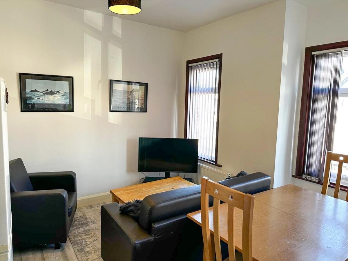 Stylish 3-bedroom Apartment Southall