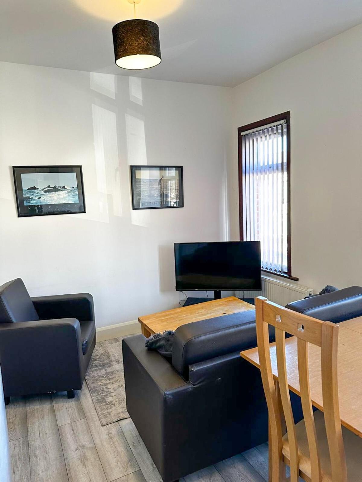 Stylish 3-bedroom Apartment *